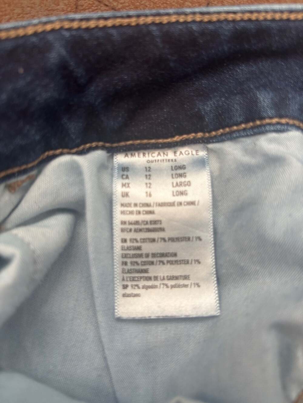 Lot of 3 Womens Designer Jeans - Levi's, American Eagle, and Express - Picture 5 of 7
